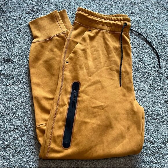Nike Sportswear Tech Fleece Women's Pants Joggers (Desert Ochre) CW4292-754 - Picture 7 of 16